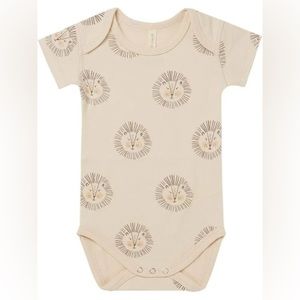 Quincy Mae NWOT 18-24 Short Sleeve Bodysuit